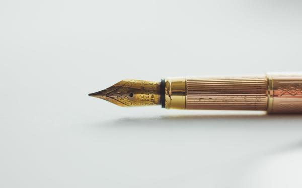 An image of an ink pen